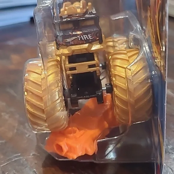 New Hot Wheels Monster Truck 5 Alarm - Picture 6 of 7
